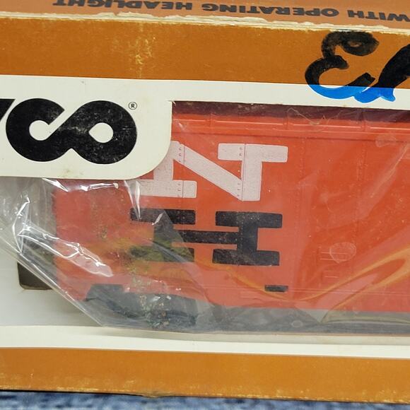 Vintage Tyco New Haven 50ft Foot Plug Door Box Car H.O scale orange/black - Picture 2 of 7